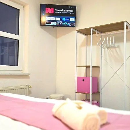 Happy Homes Pink - Dein Design-apartment Mit Wow-effekt - Netflix - Wlan - Parkplatz Nidda