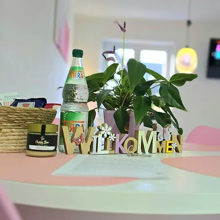Happy Homes Pink - Dein Design-apartment Mit Wow-effekt - Netflix - Wlan - Parkplatz Apartment