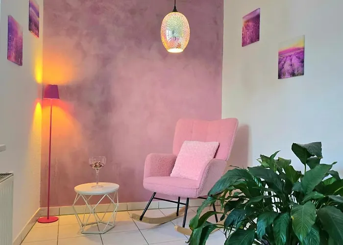 Happy Homes Pink - Dein Design-apartment Mit Wow-effekt - Netflix - Wlan - Parkplatz *